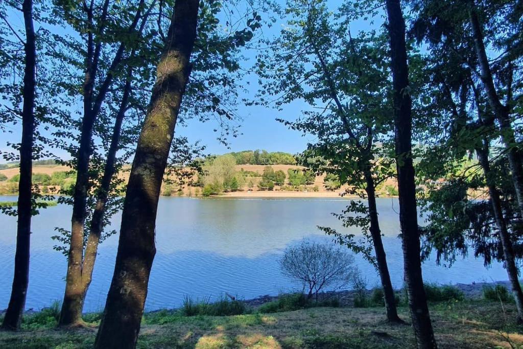 Holiday home Joli Rural Dans Un Havre De Paix Saint-Bonnet-le-Troncy