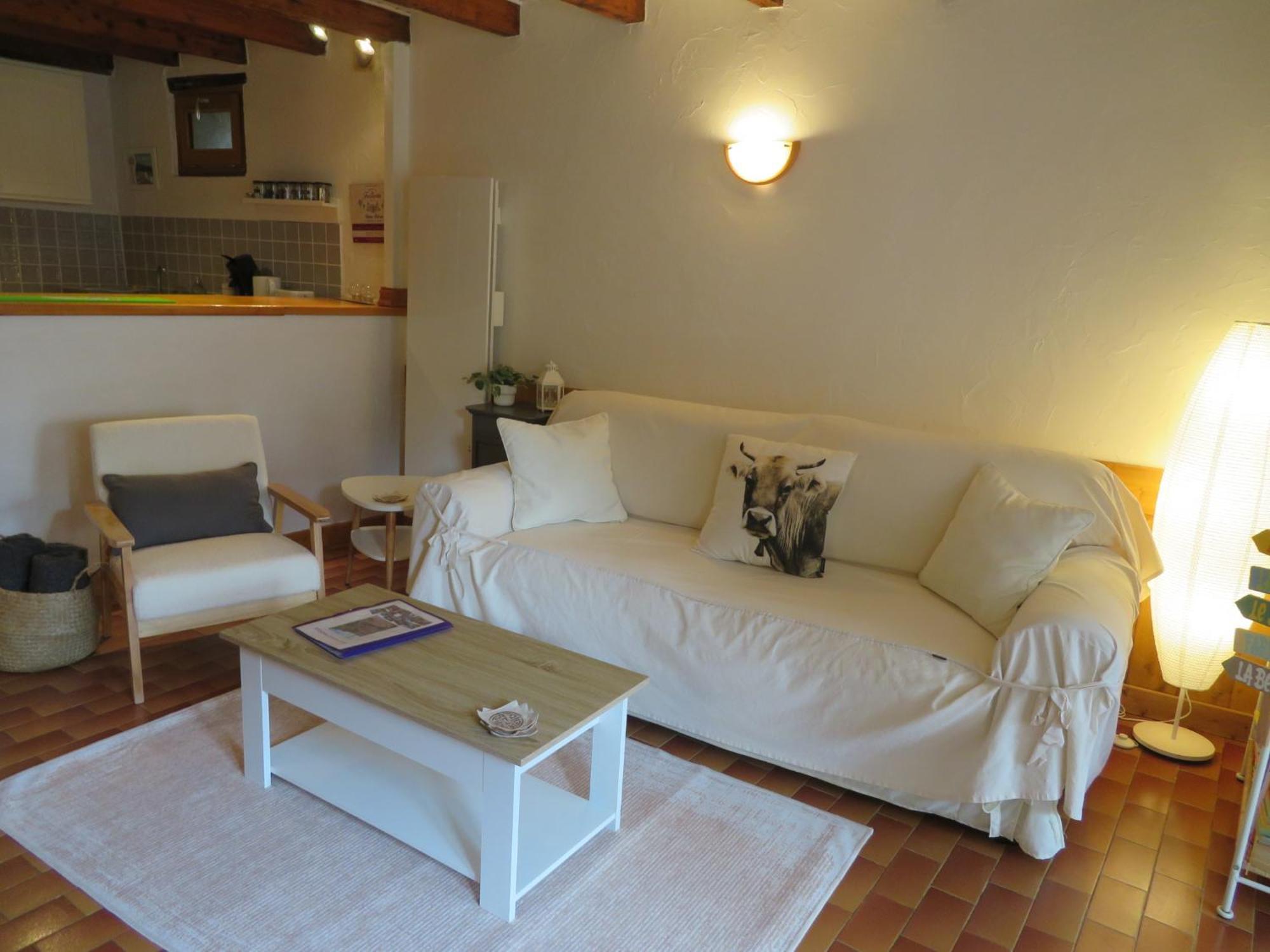 Holiday home Joli Rural Dans Un Havre De Paix Saint-Bonnet-le-Troncy